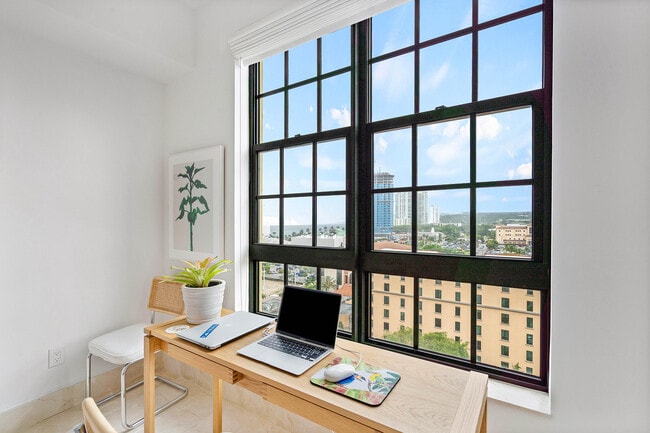 Building Photo - 801 S Olive Ave