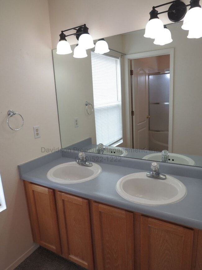 Building Photo - Great 3 Bedroom House in the Southern Powers Corridor