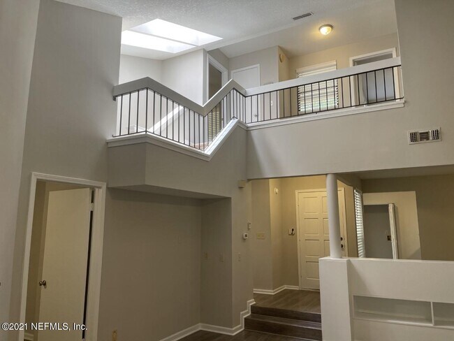 Building Photo - 654 Wells Landing Dr