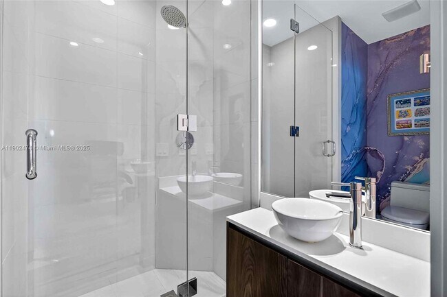 Building Photo - 480 NE 31st St