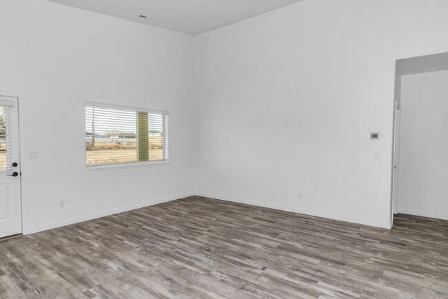 Building Photo - Beautiful Brand-New 3 Bedroom Home Near the Colorado River & Trail System