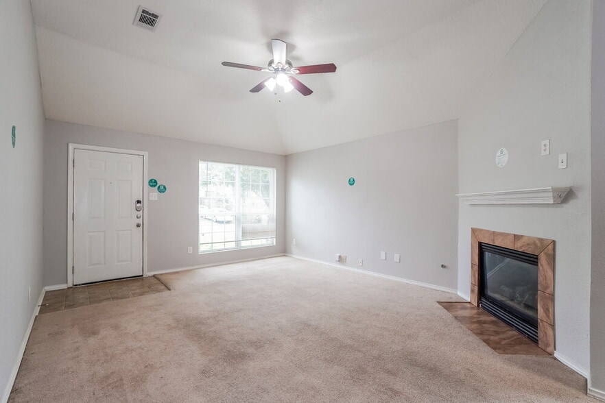 Building Photo - 15154 Elstree Dr