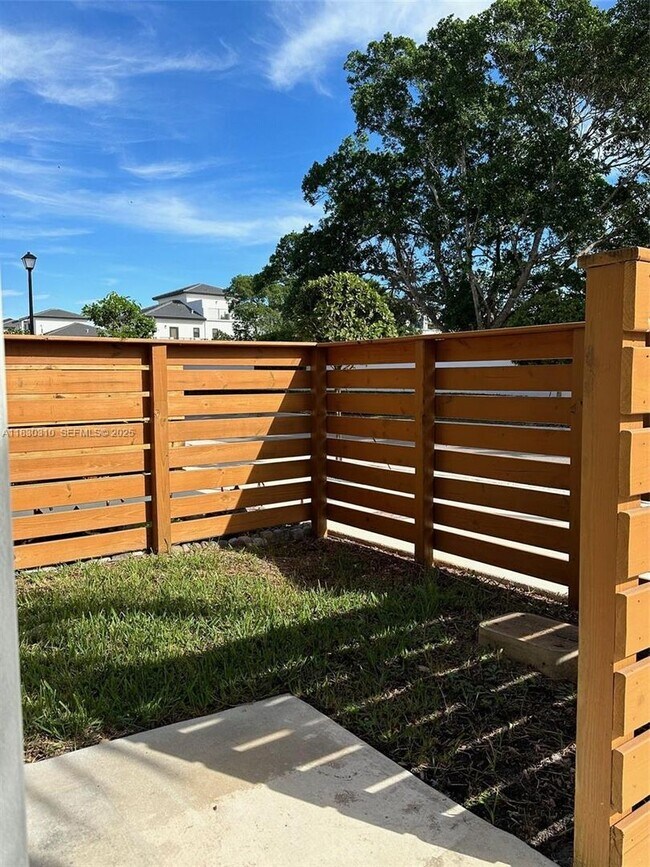 Building Photo - 25338 SW 135th Ave