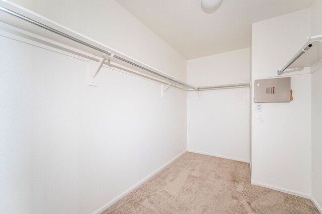 Building Photo - 505 Escoto Pl