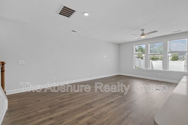 Building Photo - 8913 Kennebec Xing Dr