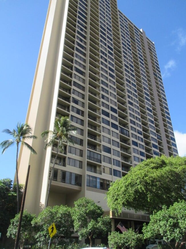 Building Photo - Chateau Waikiki - 1/1/1 - $2,700- Includes...