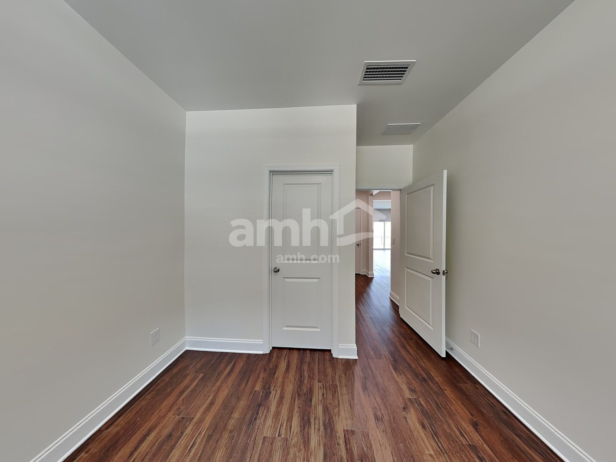 Building Photo - 9510 Riverbend Village Dr