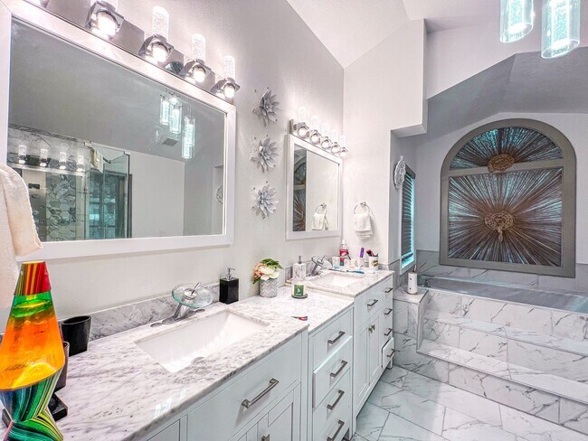 Building Photo - For Rent | Hidden Glen Community | 4 Bed, ...