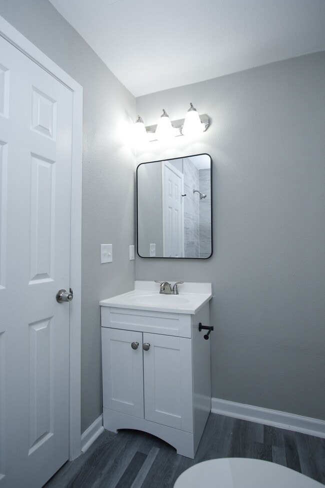 Building Photo - 17078 Oak Grove Ln