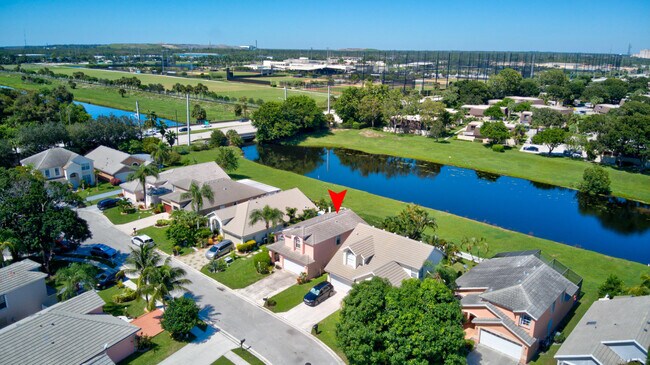 Building Photo - 4355 Leicester Ct