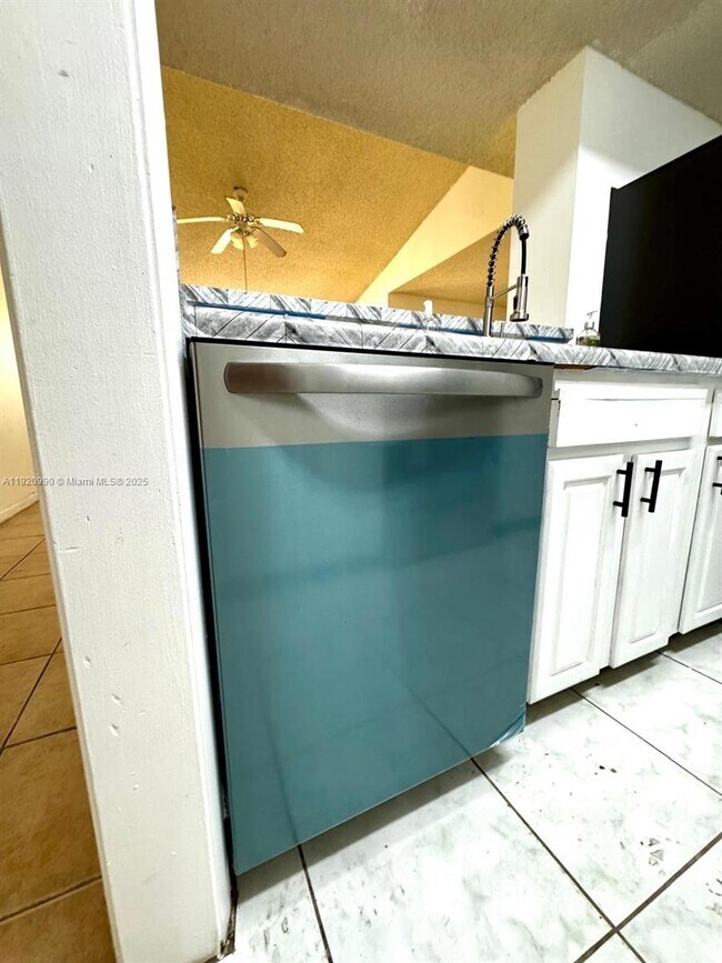 Building Photo - 4341 W McNab Rd