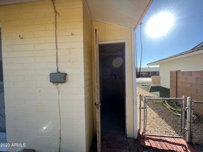 Building Photo - 10939 W Saratoga Cir