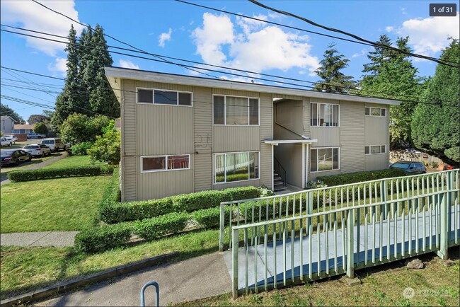 Building Photo - 9015 9th Ave SW