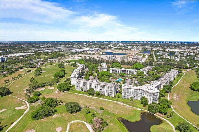 Building Photo - 2671 S Course Dr