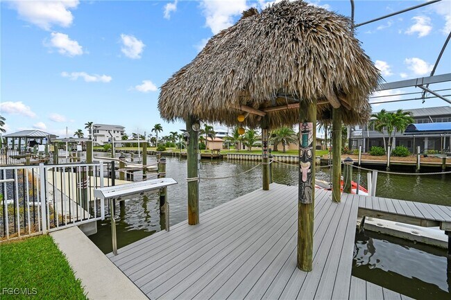 Building Photo - 256 Ibis St