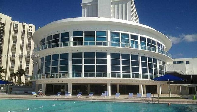 Building Photo - 5445 Collins Ave