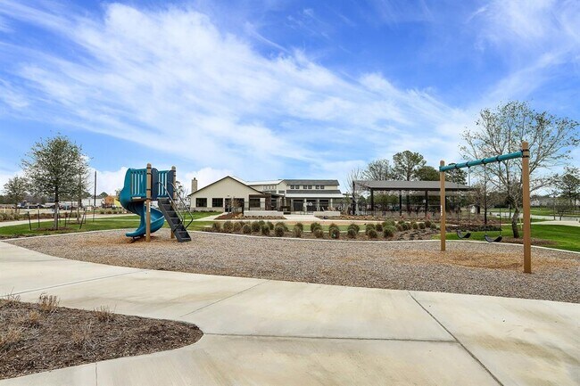 Building Photo - 9838 Magnolia Village Ln