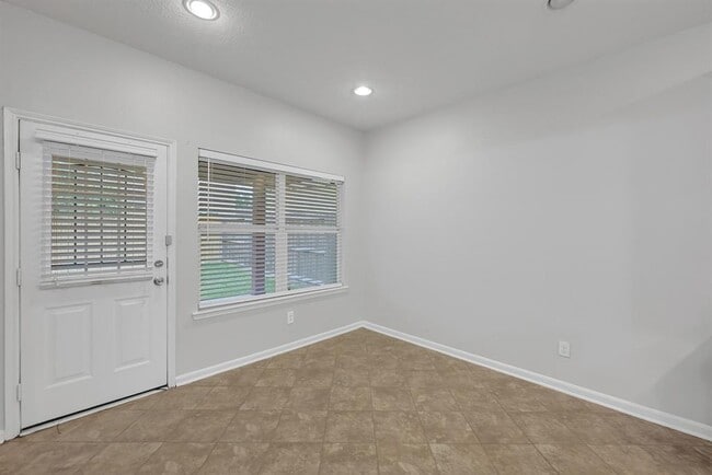 Building Photo - 9307 Harts Garden Ln
