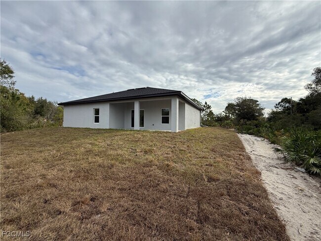 Building Photo - 4629 Laura Ave N