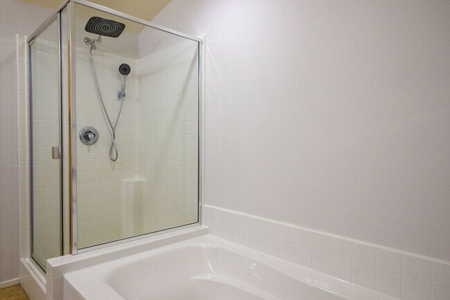 Building Photo - "Charming 3-Bed Oasis with 2 Baths in North Las Vegas – Spacious 1741 Sq Ft!"