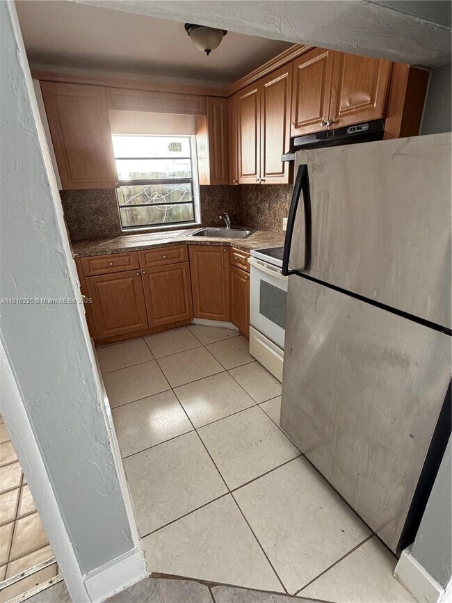 Primary Photo - 626 NW 10th Terrace