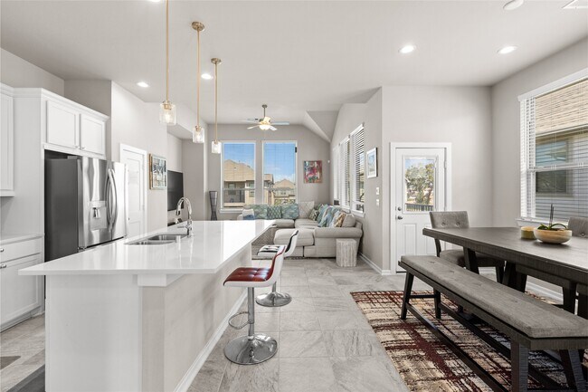 Building Photo - 9443 Starlight Oak Dr