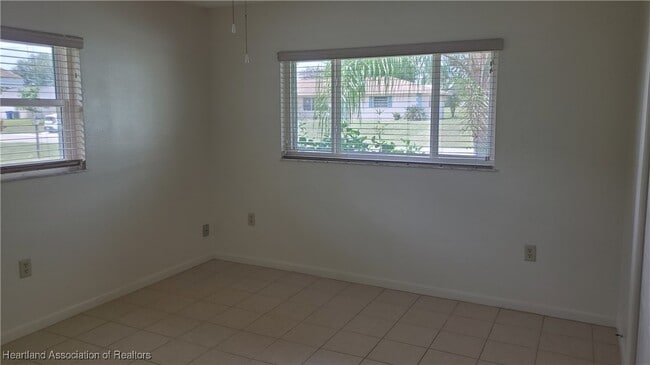 Building Photo - 2711 Orange Grove Dr