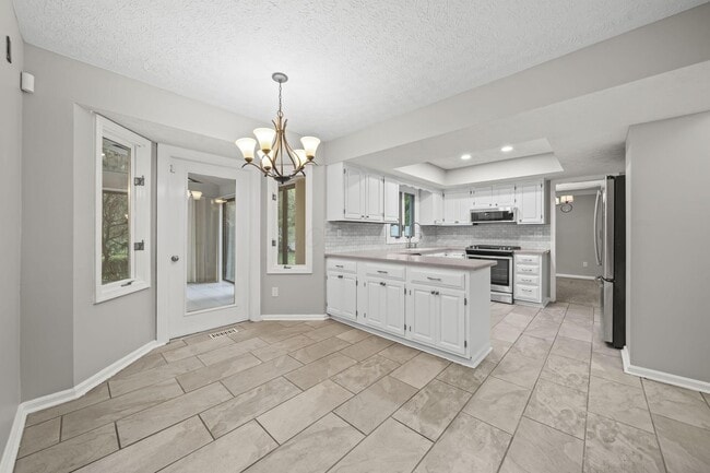 Building Photo - 1094 Farrington Dr