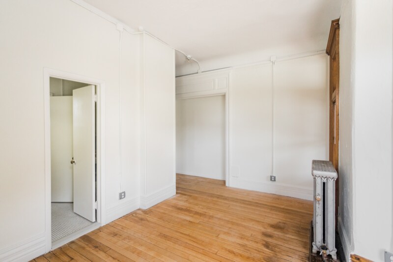 Building Photo - 223 E Ferry St