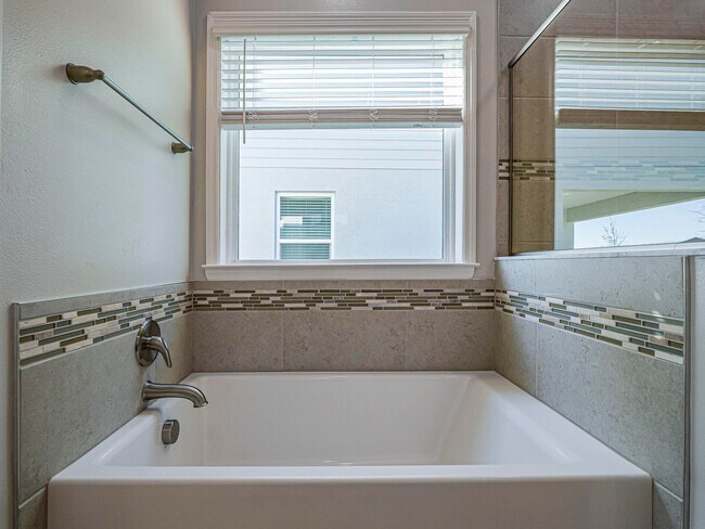 Building Photo - 9405 Serapis Wy