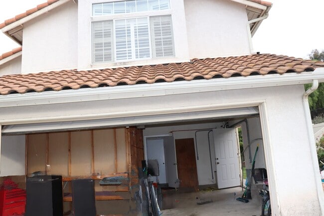 Building Photo - Spacious ALPINE 3 Bedroom 2.5 Bath 2 Story on a Cul De Sac