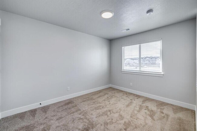 Building Photo - 3904 Hardman Way