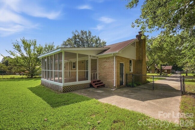 Building Photo - 12011 Merriweather Dr
