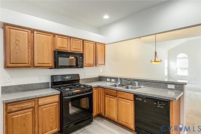 Building Photo - 7301 Norwood Pond Pl