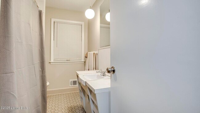 Building Photo - 3608 Hanover Rd