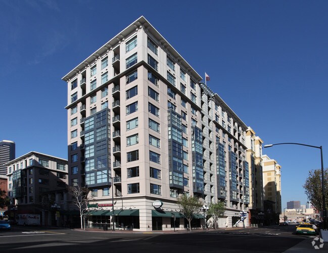 Building Photo - Trellis