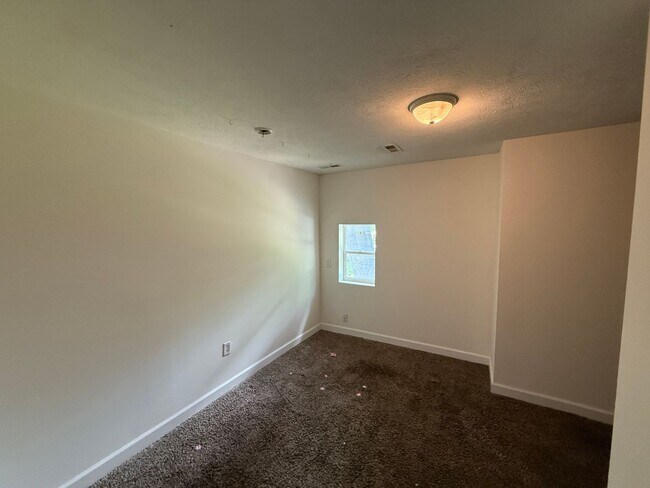 Building Photo - 942 W Edwards St