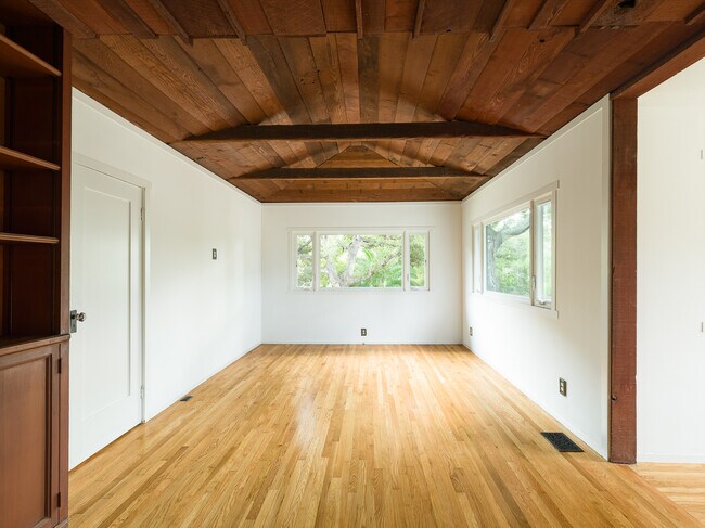 Building Photo - 679 Mission Canyon Rd