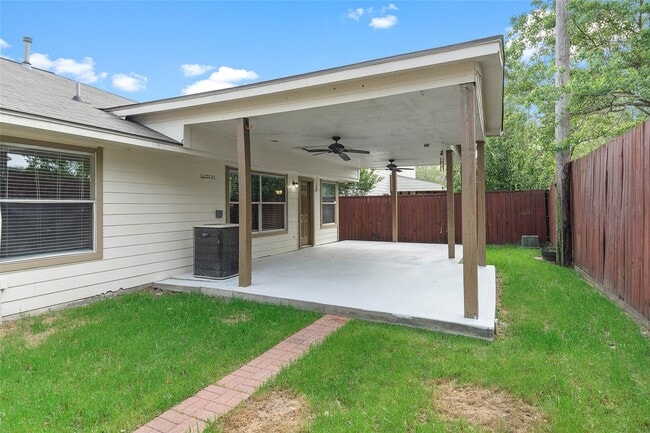 Building Photo - 7811 Fall Glen Dr