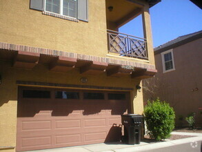 Building Photo - Val Vista Classic Gem!