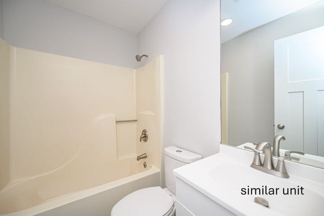 Building Photo - GEORGETOWN Duplex - SW Columbia – 3 Bed, 3...