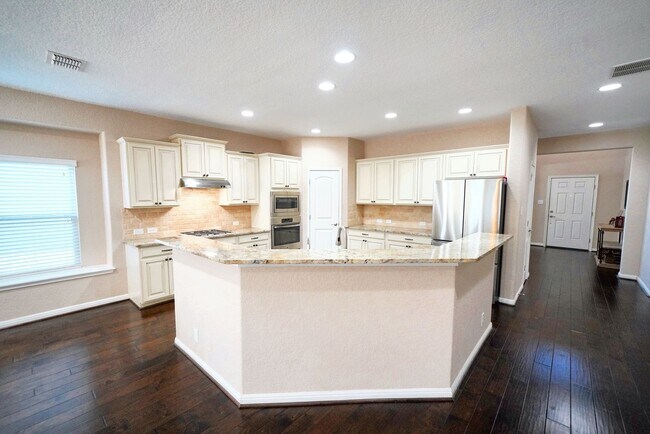 Building Photo - Executive 5-Bedroom Home in Coveted Crossvine Subdivision - Realtor Commission: $750