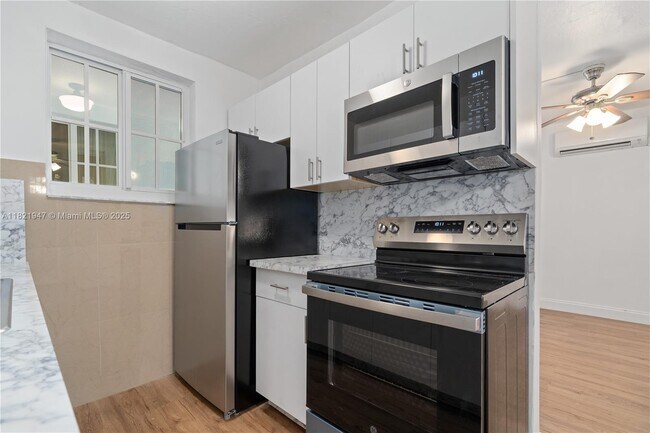 Primary Photo - 160 NE 55th St