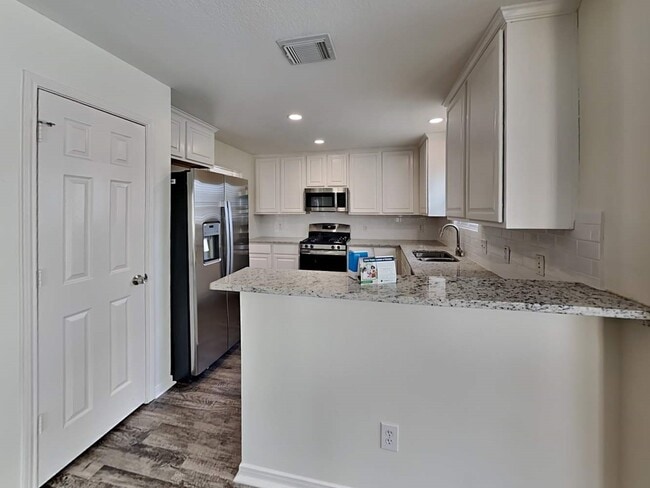 Building Photo - 6330 Big Oak Canyon Dr