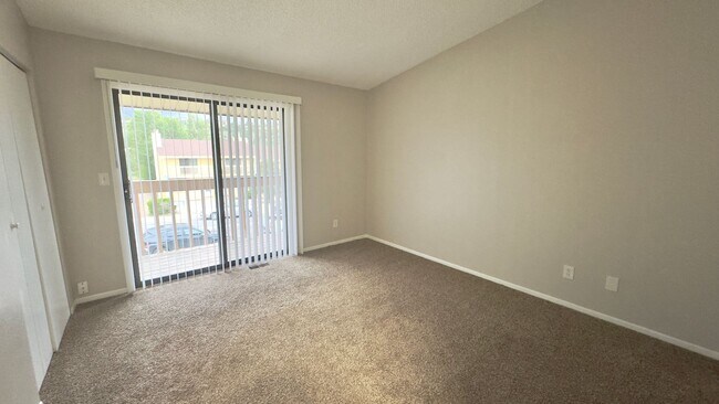 Building Photo - 2340 Split Rock Dr