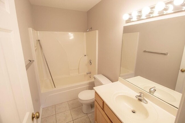 Building Photo - 1910 Harmony St