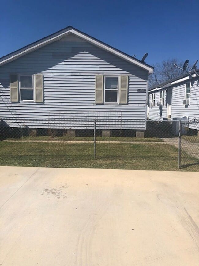 Building Photo - dgr521