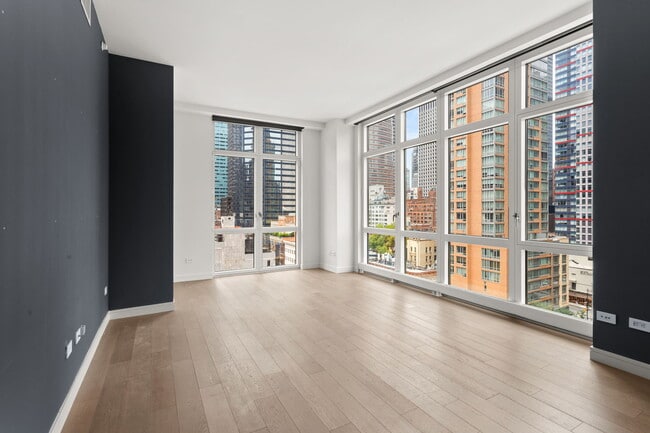 Building Photo - 305 E 51st St