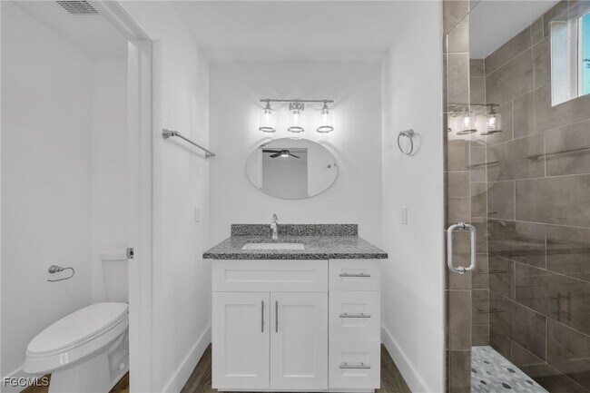 Building Photo - 275 SW 4th St