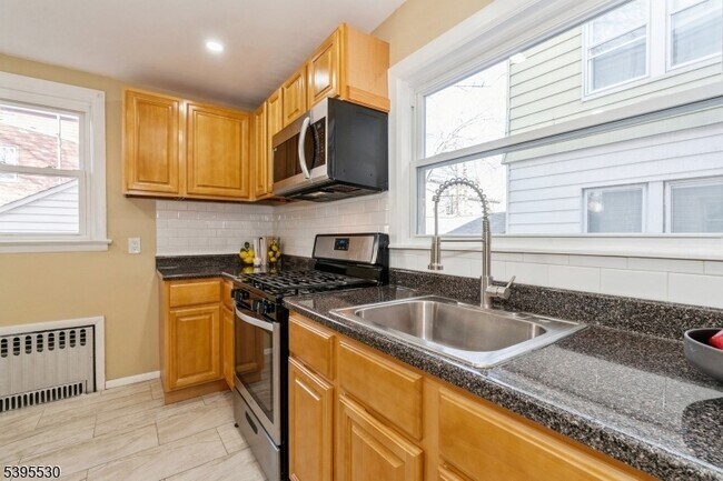 Building Photo - 41-43 Poe Avenue Unit